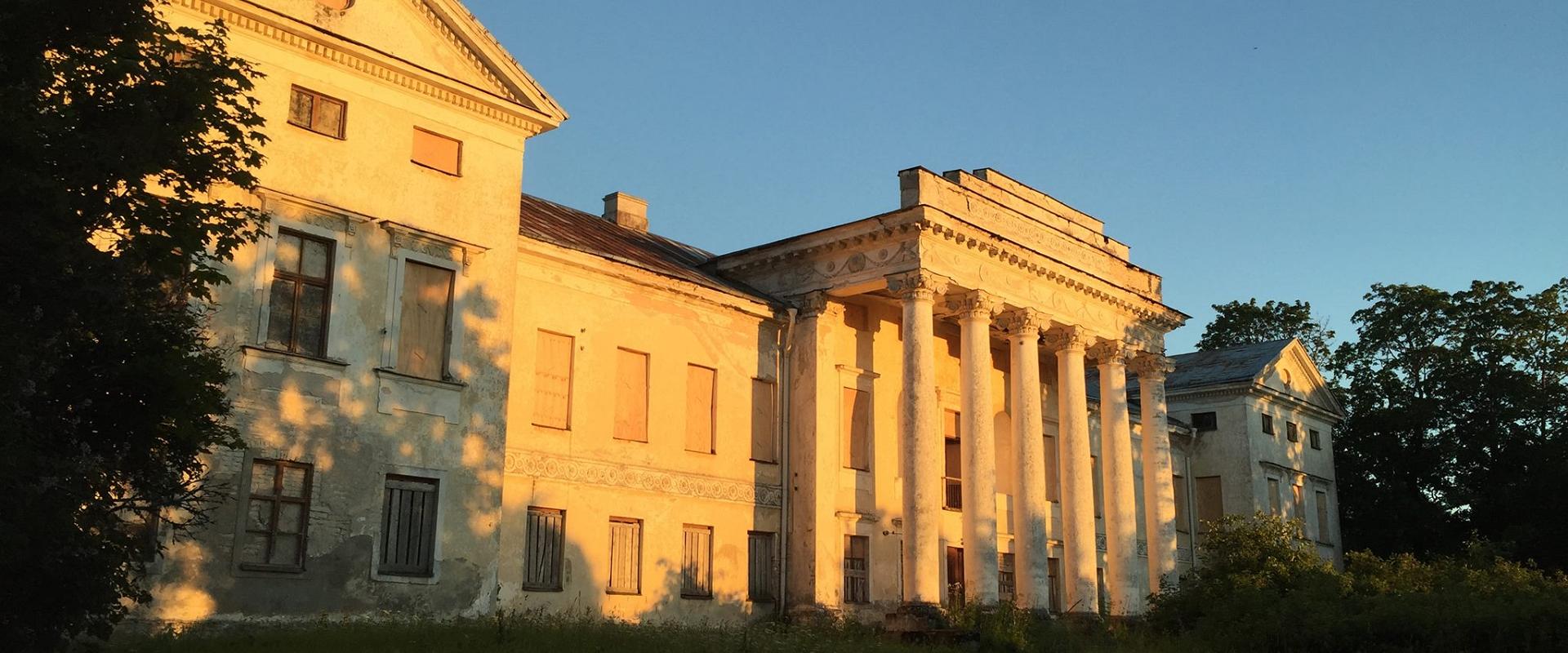 Das Herrenhaus Riisipere (dt. Riesenberg)