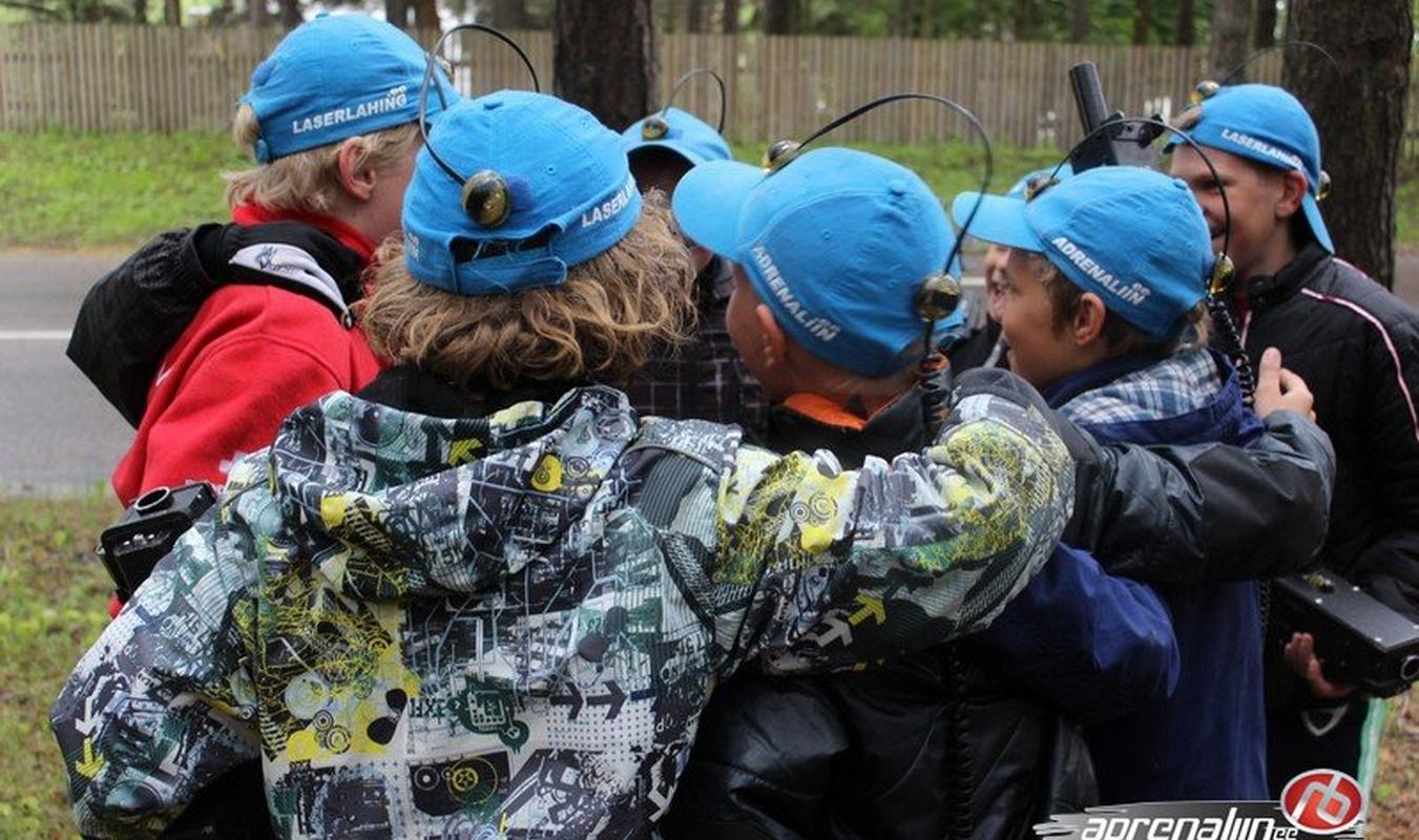 Exciting outdoor laser battles for children and adults
