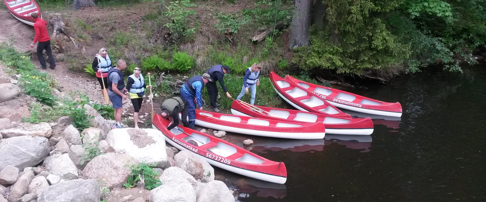 Kanutouren auf dem Fluss Valgejõgi