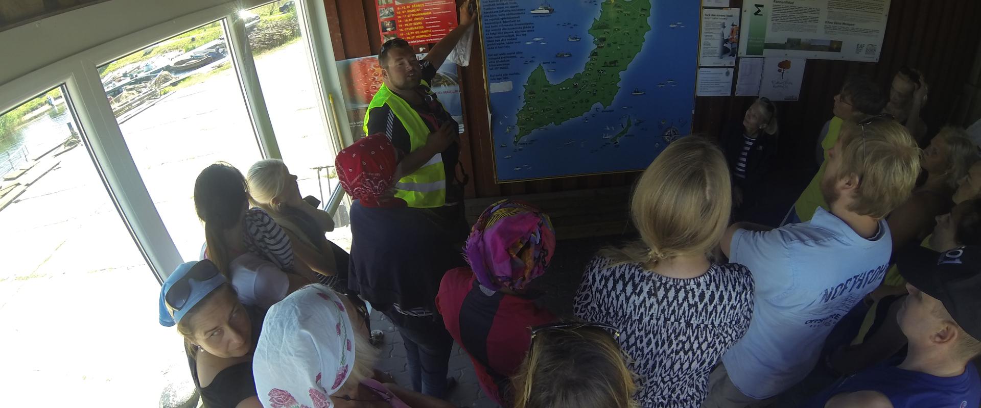 Segelfahrt mit „Seikle vabaks“ auf die Insel Manija