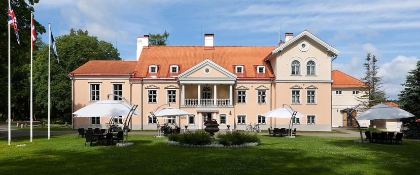 Vihula manor