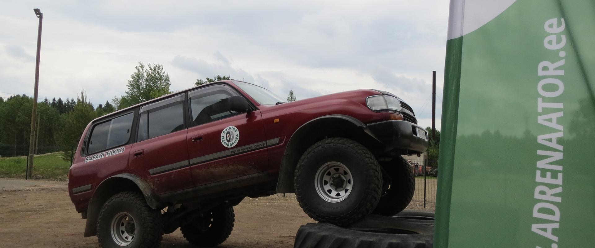 Off-road safari around Aidu quarry