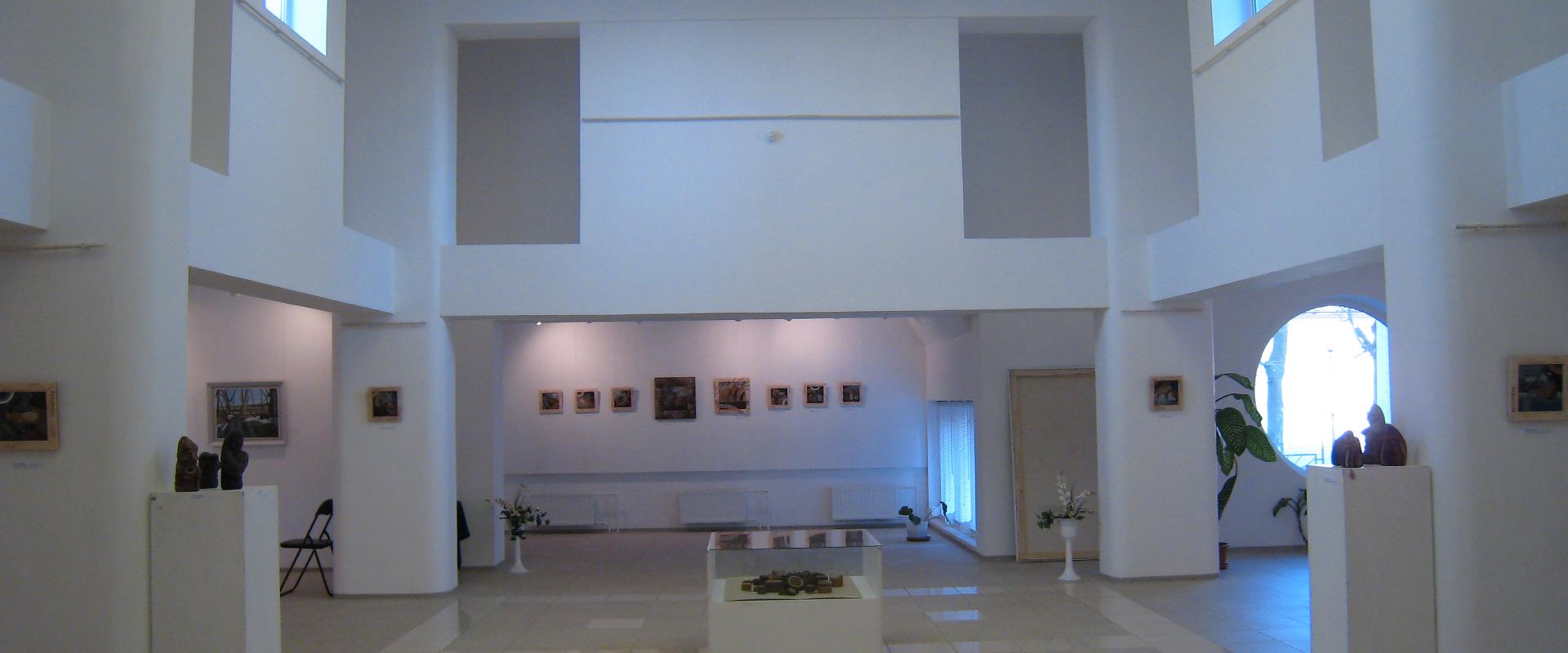 Degakmens muzeja Baltā zāle
