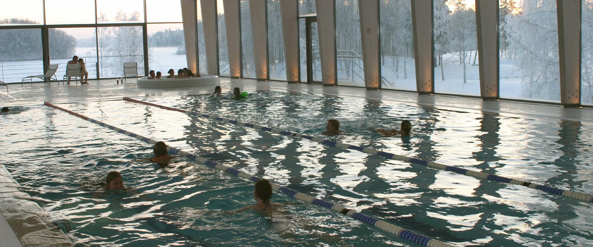 Schwimmhalle im Pühajärve Spa & Ferienzentrum