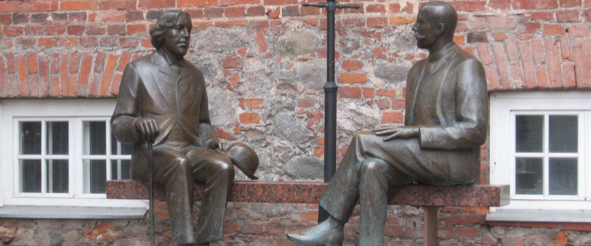 Sculpture Oscar Wilde and Eduard Vilde