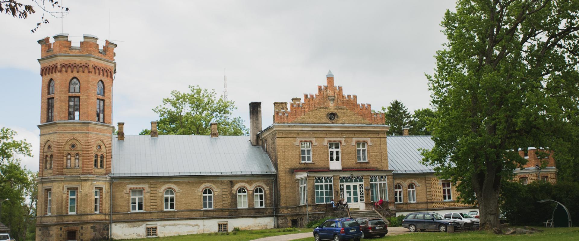 Lustivere Manor