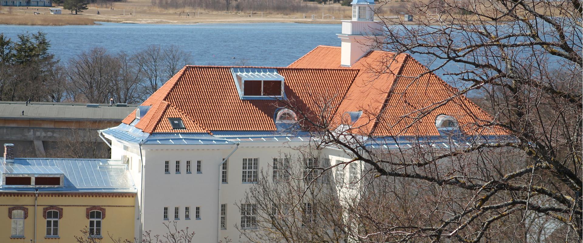 Das Gebäude des Läänemaa Einheitsgymnasiums