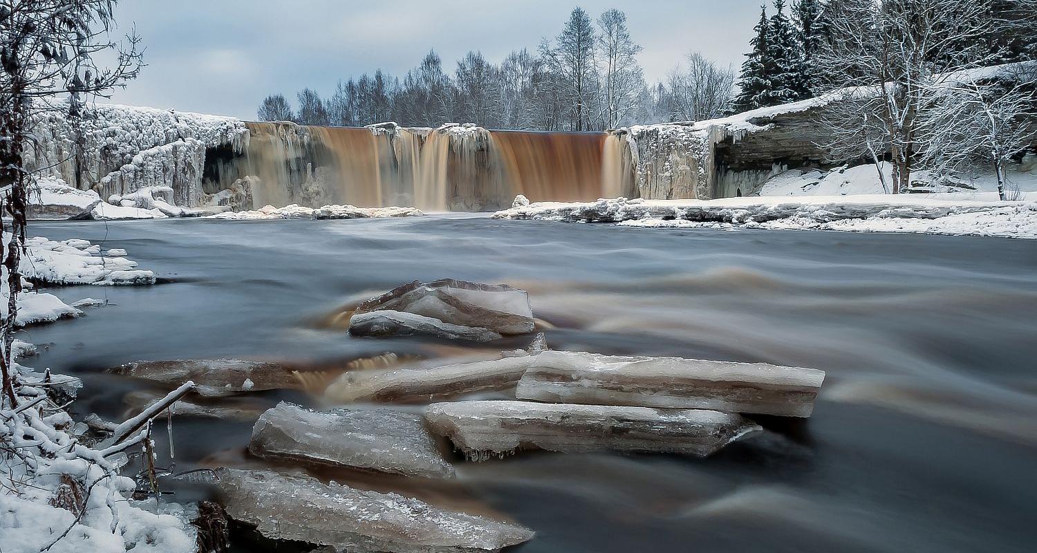 Jägala waterfall in winter