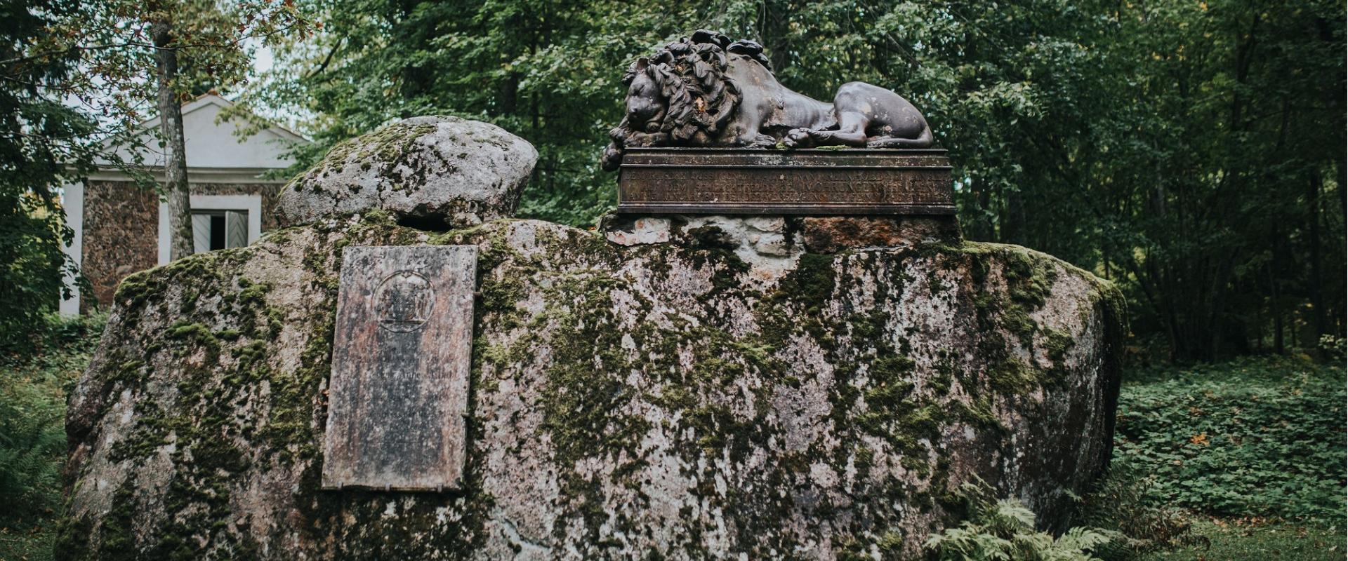 Anrepi mälestusmärk Kärstna Kabelimäel (Anreps Denkmal auf dem Kapellenberg zu Kärstna)