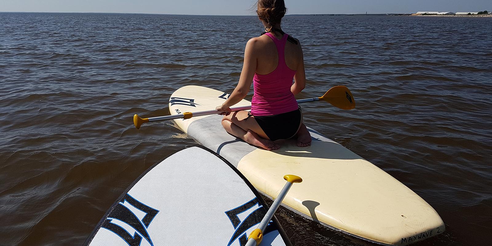 Stand Up Paddling (SUP)-Surfbrett-Verleih des Pärnuer Surfzentrums in Pärnu und anderen Orten Estlands