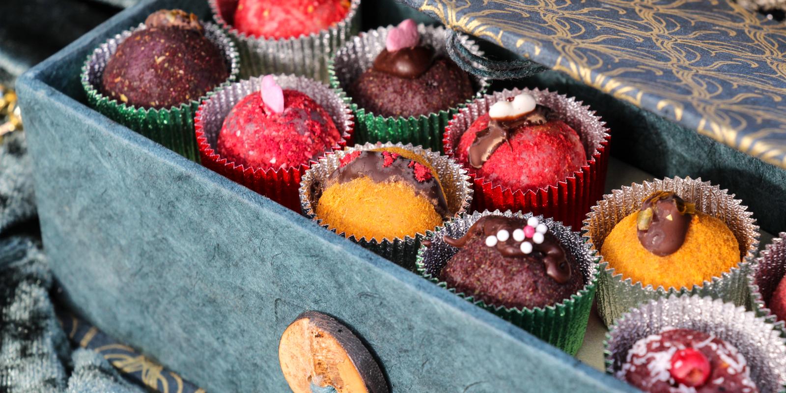 Örreke workshops. Making marzipan truffles