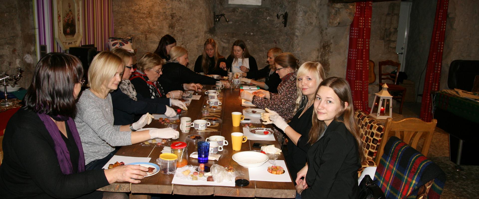 Workshops von Örrekese. Zubereitung von Marzipan-Trüffeln