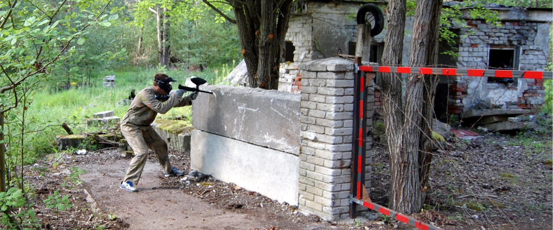 Paintball in einer alten sowjetischen Militäreinrichtung in Tallinn