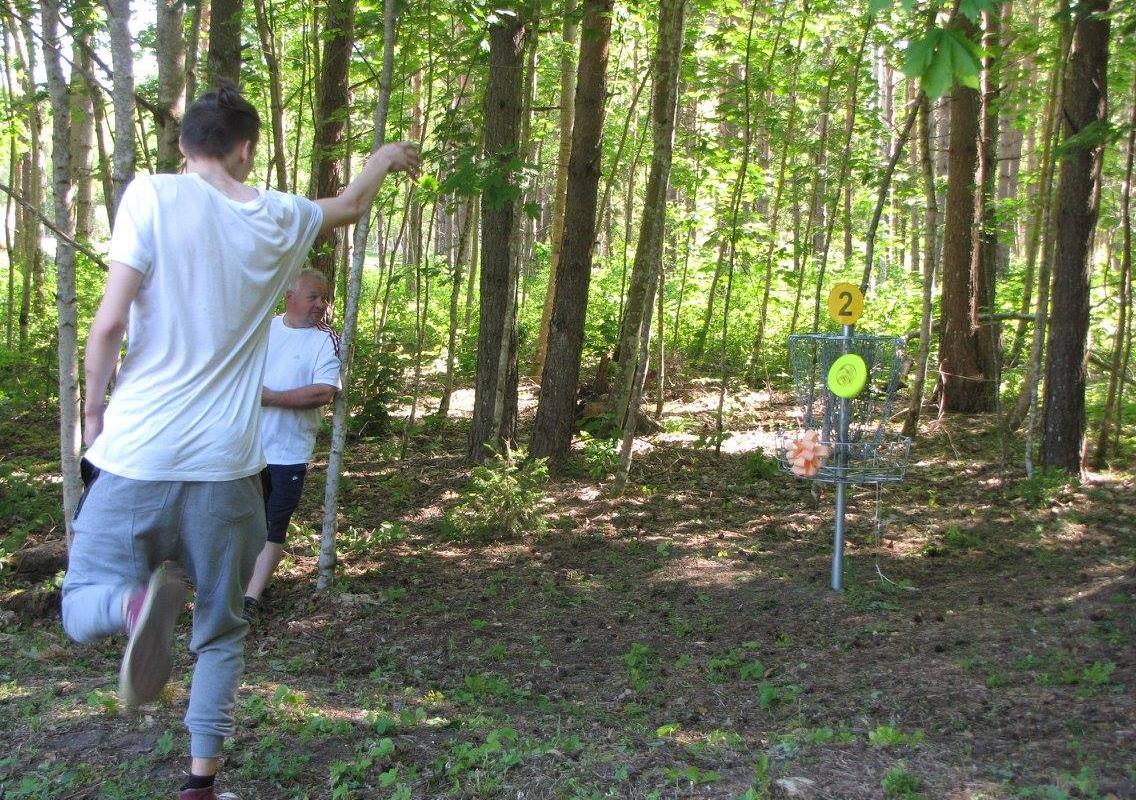 Järve talu aktiivpuhkekeskuse discgolf