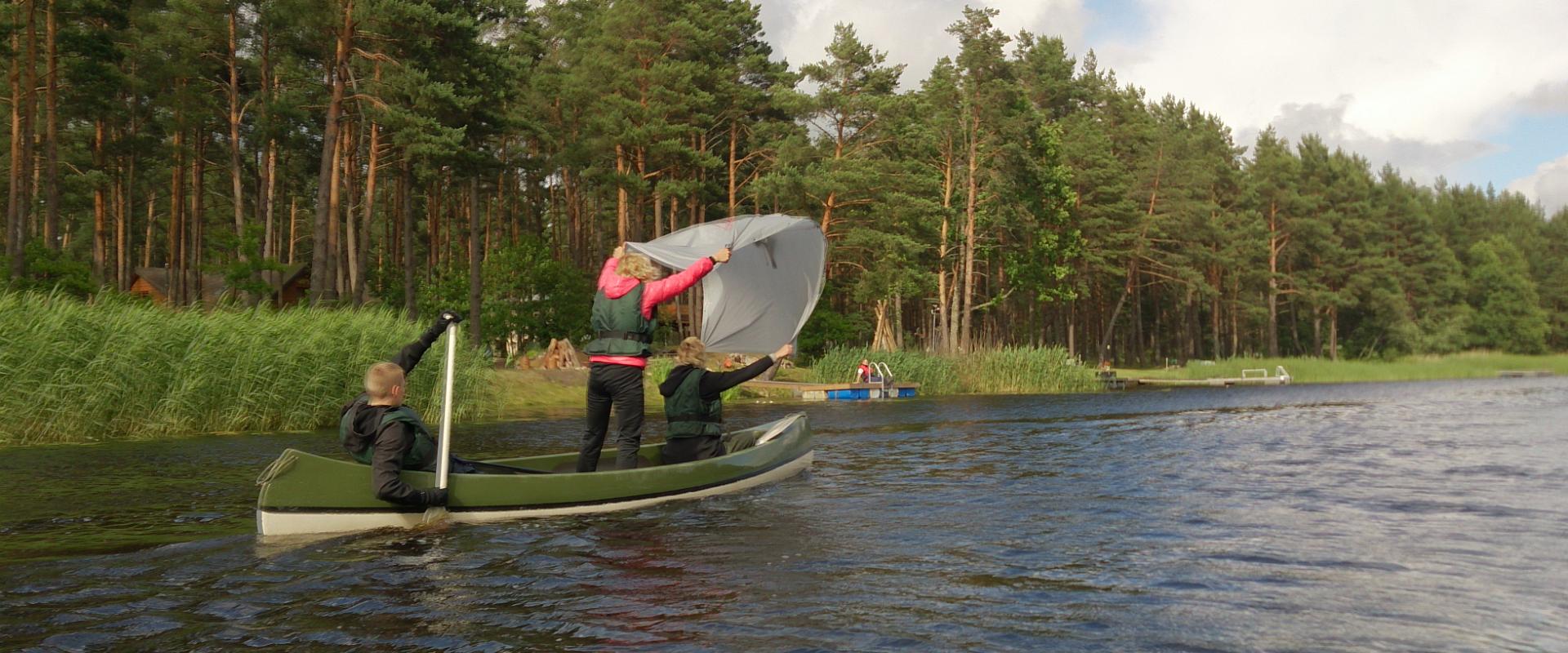 Kanuu.ee kanuumatk perele 4-kohalise turvalise kanuuga Audru jõel