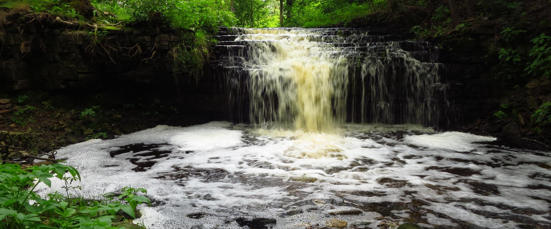 Tõrvajõe waterfall