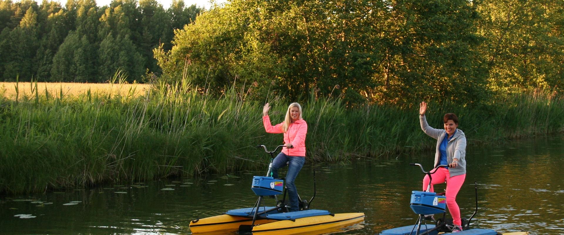 Verleih und Miete von Wasserfahrrädern