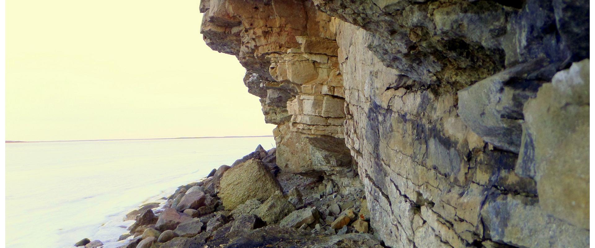 Pulli escarpment (Oiu escarpment)