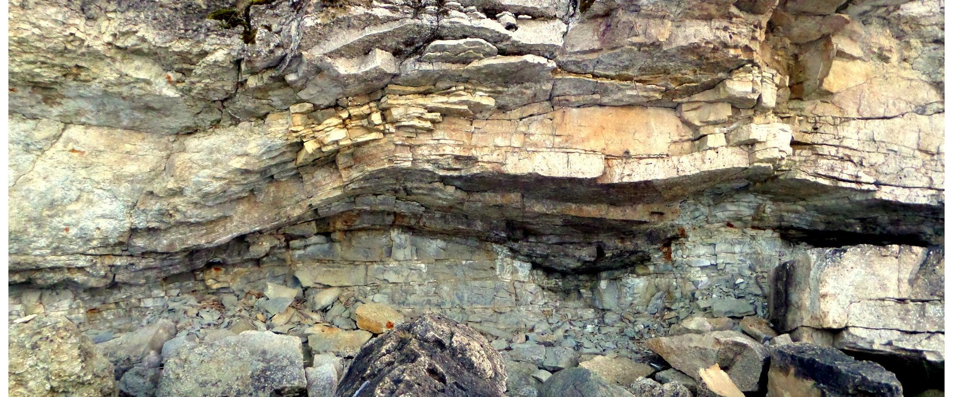 Pulli escarpment (Oiu escarpment)