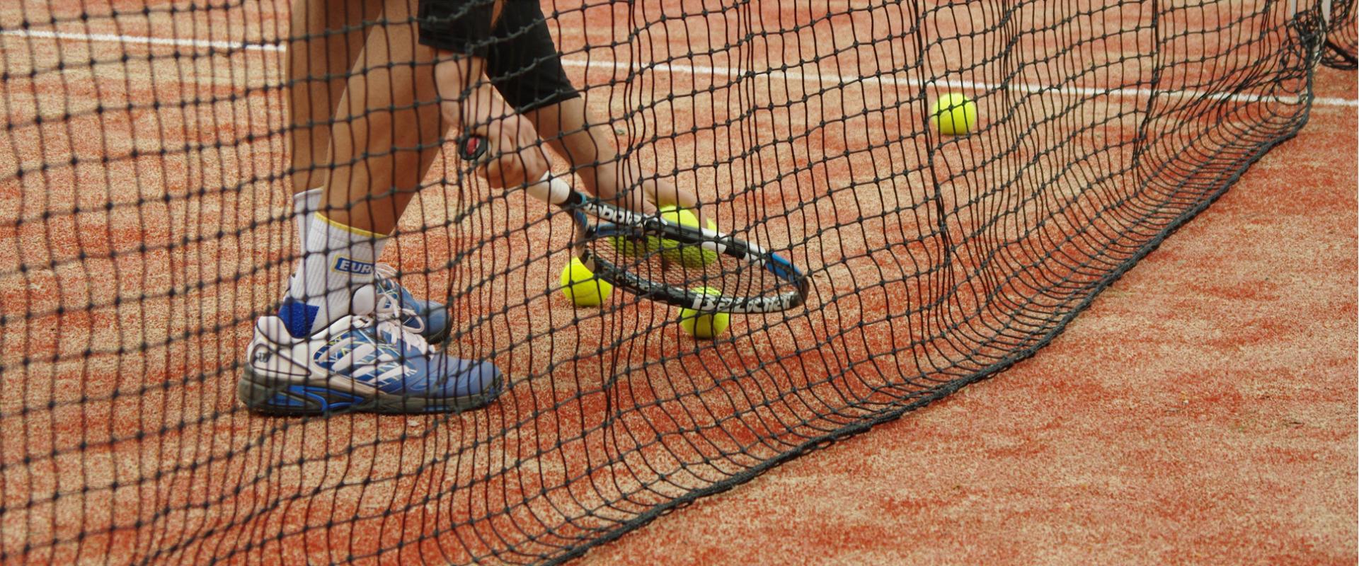 Tennisplatz des Feriendorfes Pidula Forell