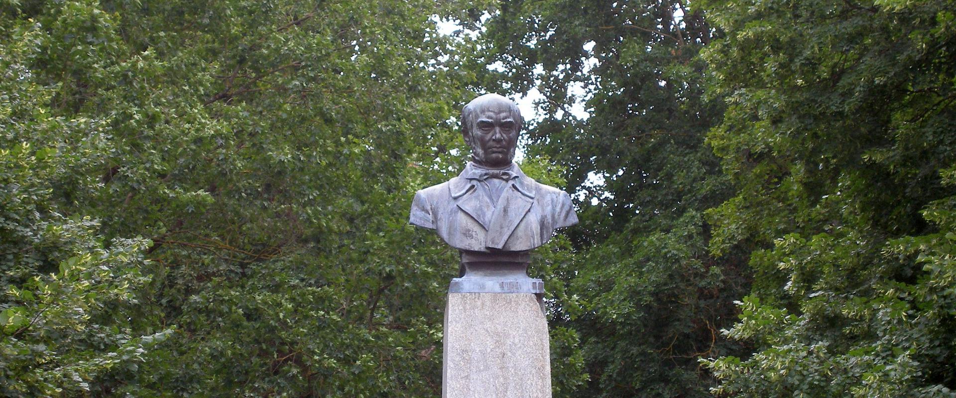 Nikolai Pirogov Denkmal