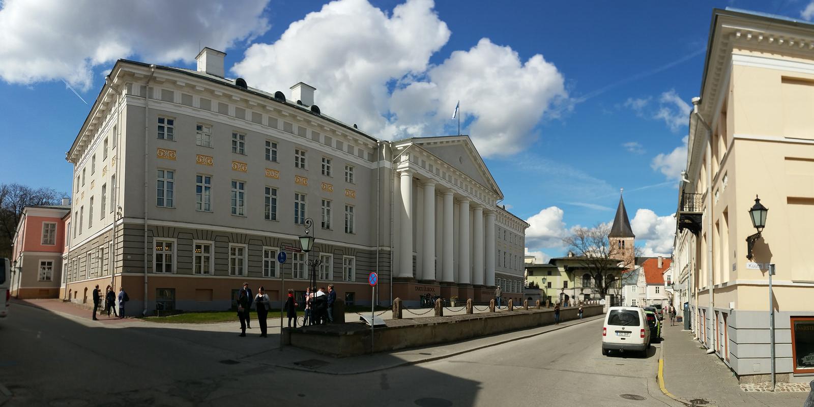 Guided tour in Tartu Old Town and Toomemägi Hill