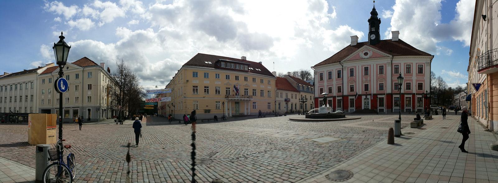 Guided tour in Tartu Old Town and Toomemägi Hill