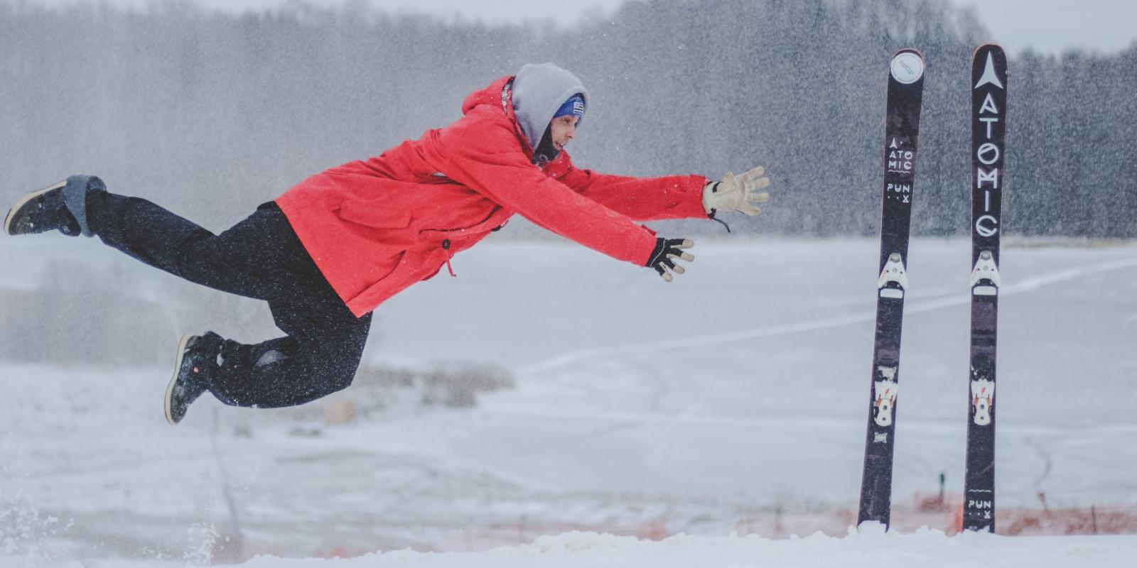 Viljandi Snow Park is on the shores of the beautiful Lake Viljandi in Männimäe, Huntaugu. You can have fun on the 250-300 m snowtubing courses or try 