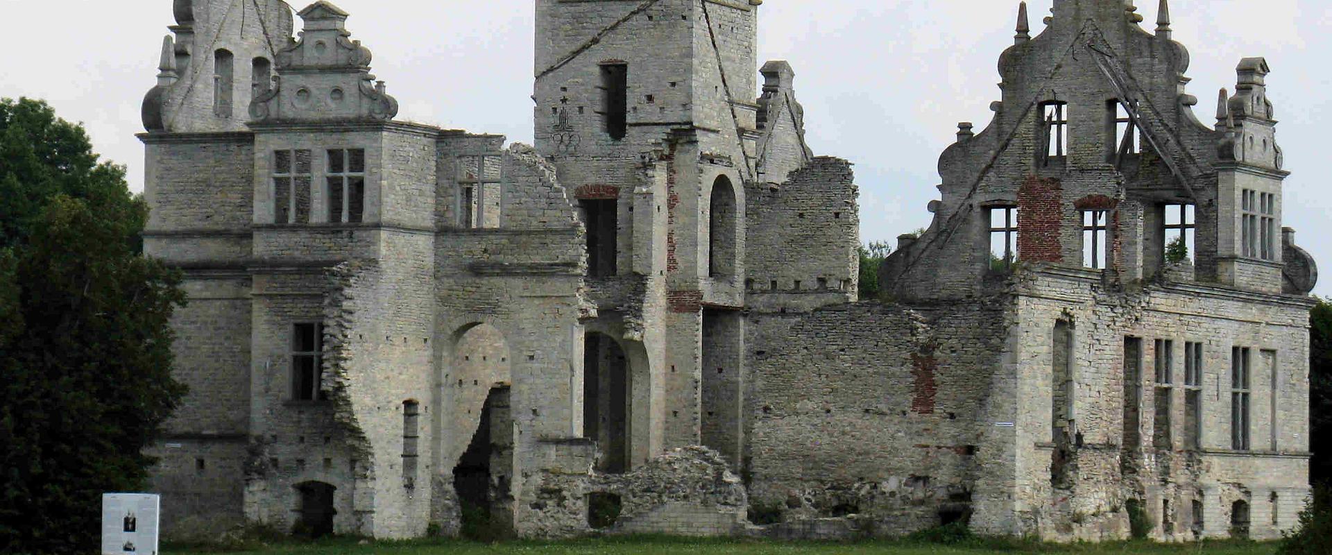 Ungru Manor ruins