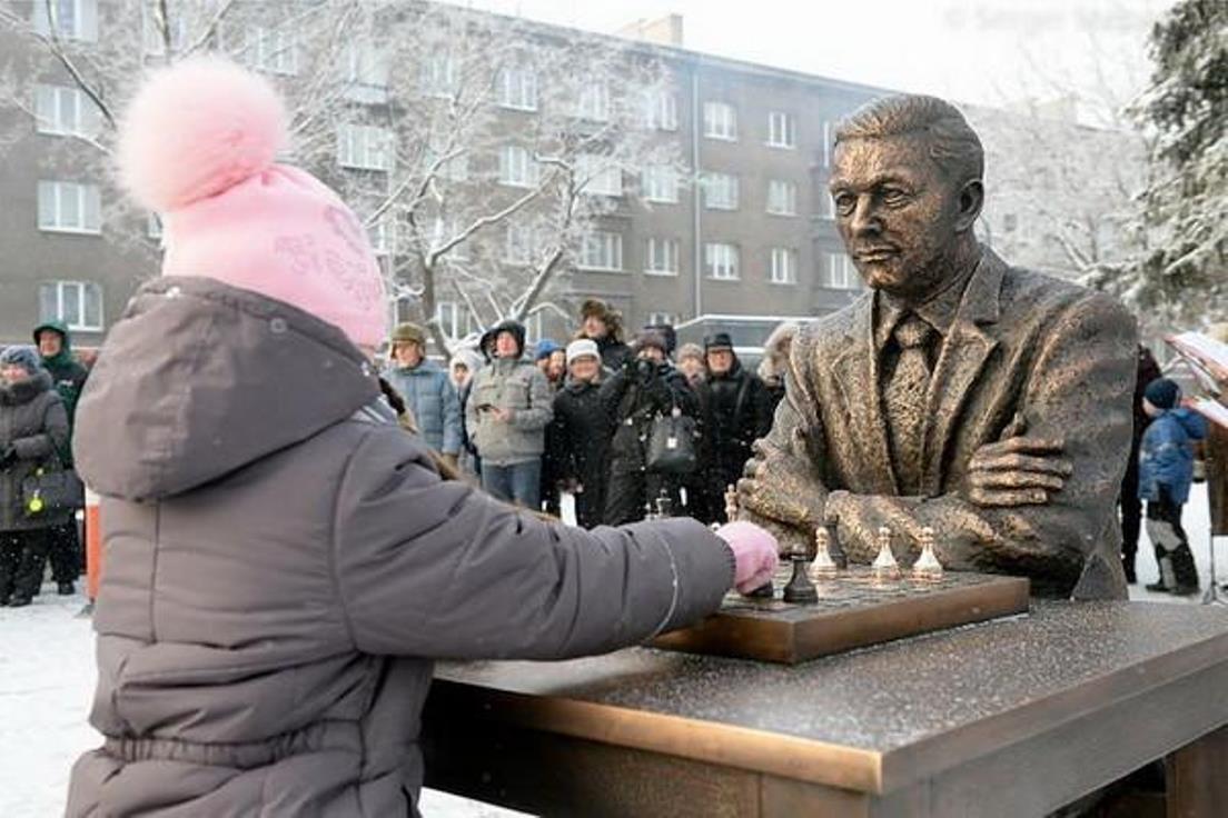 Giidiga jalgsituur „Kuningate linn“ Vana Narva tänavatel