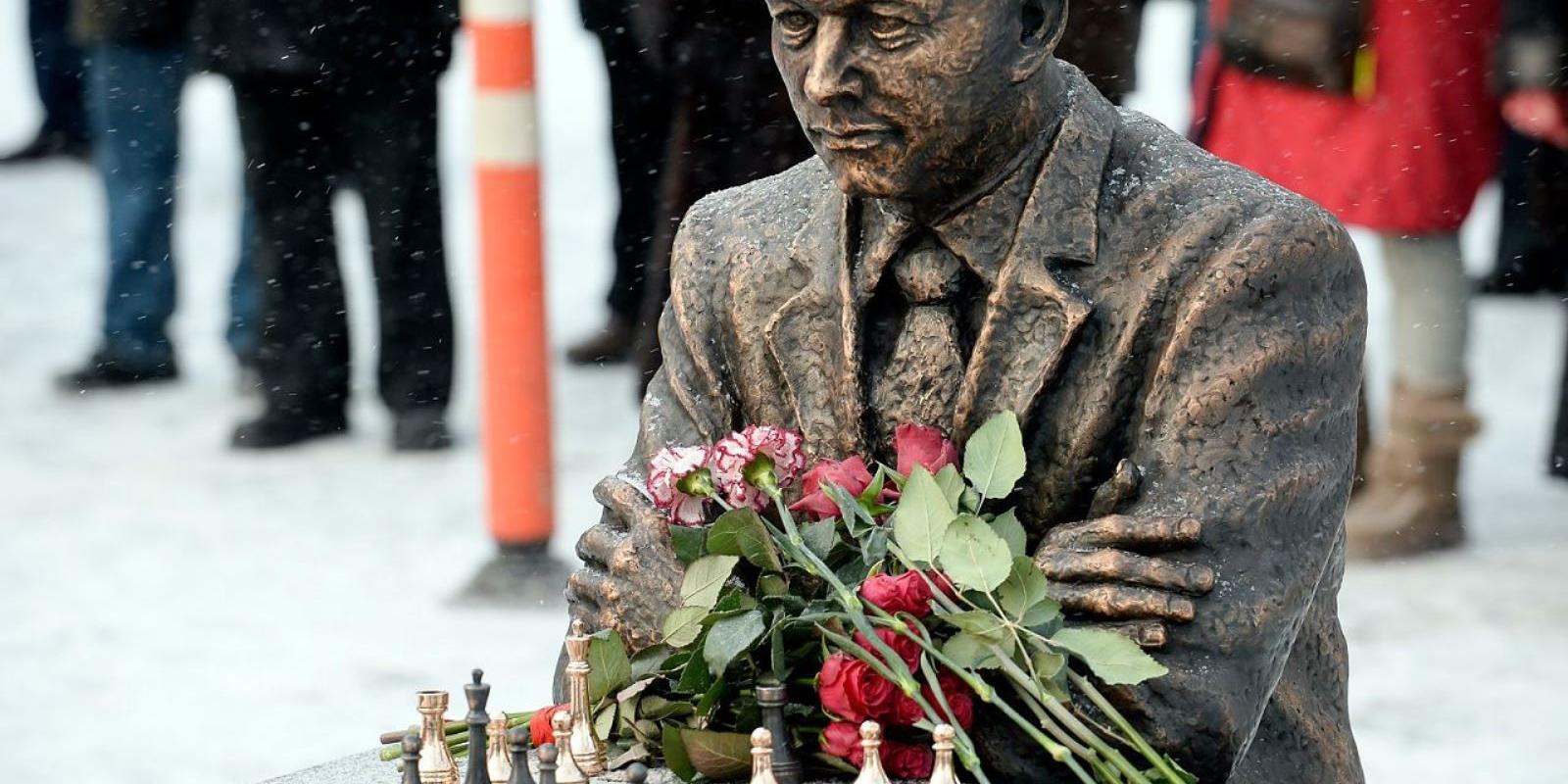 Statue of Paul Keres