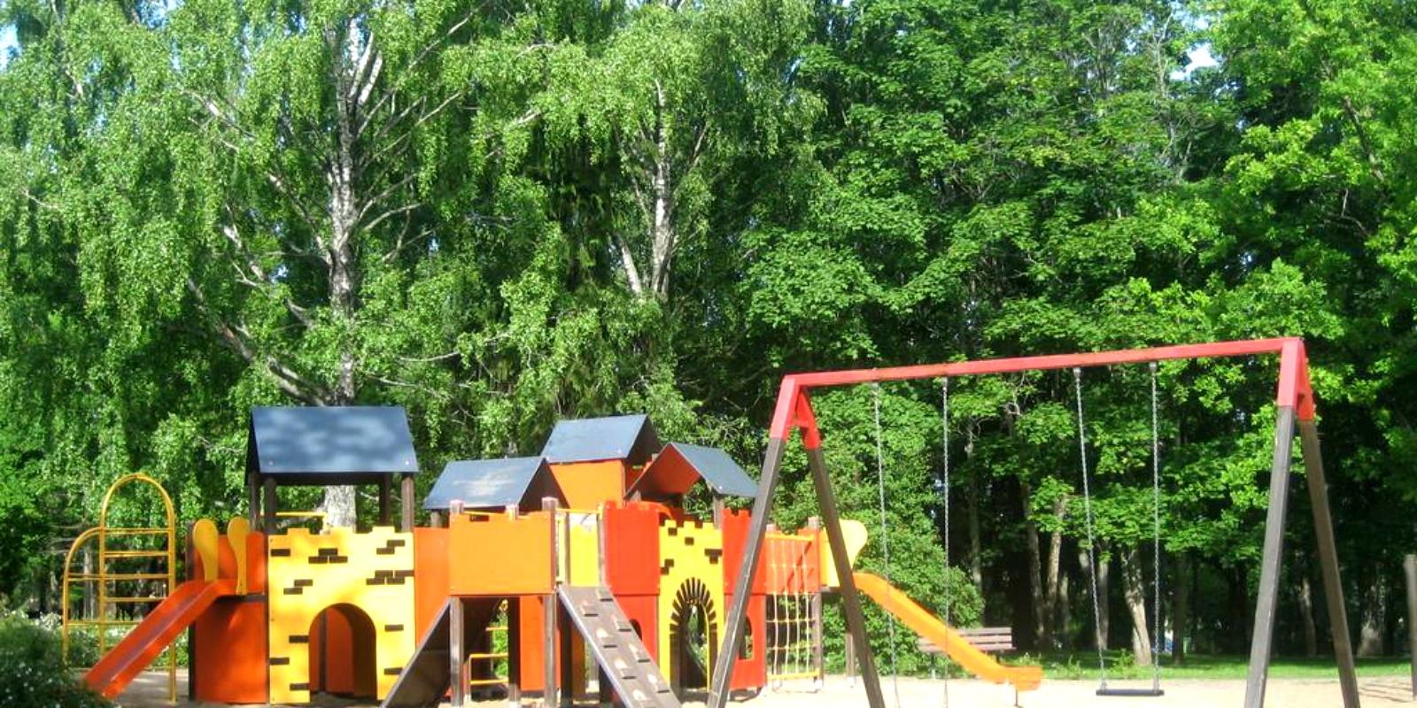 Raplas bērnu parks