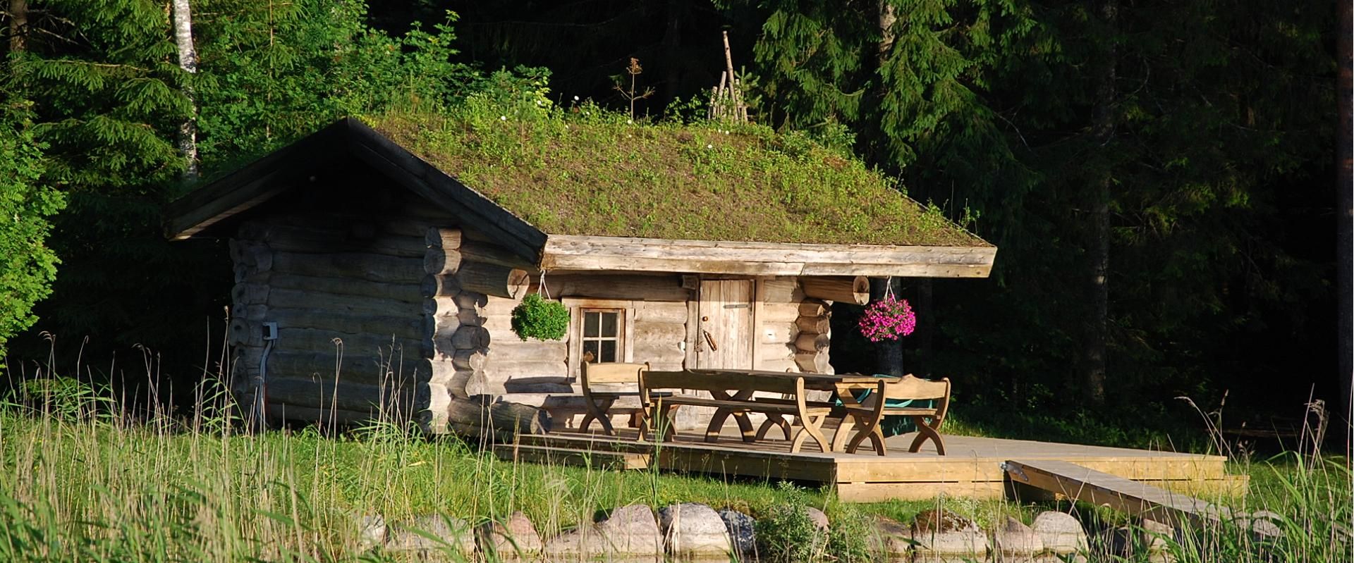 Dūmu pirts terasē var baudīt saulrietu