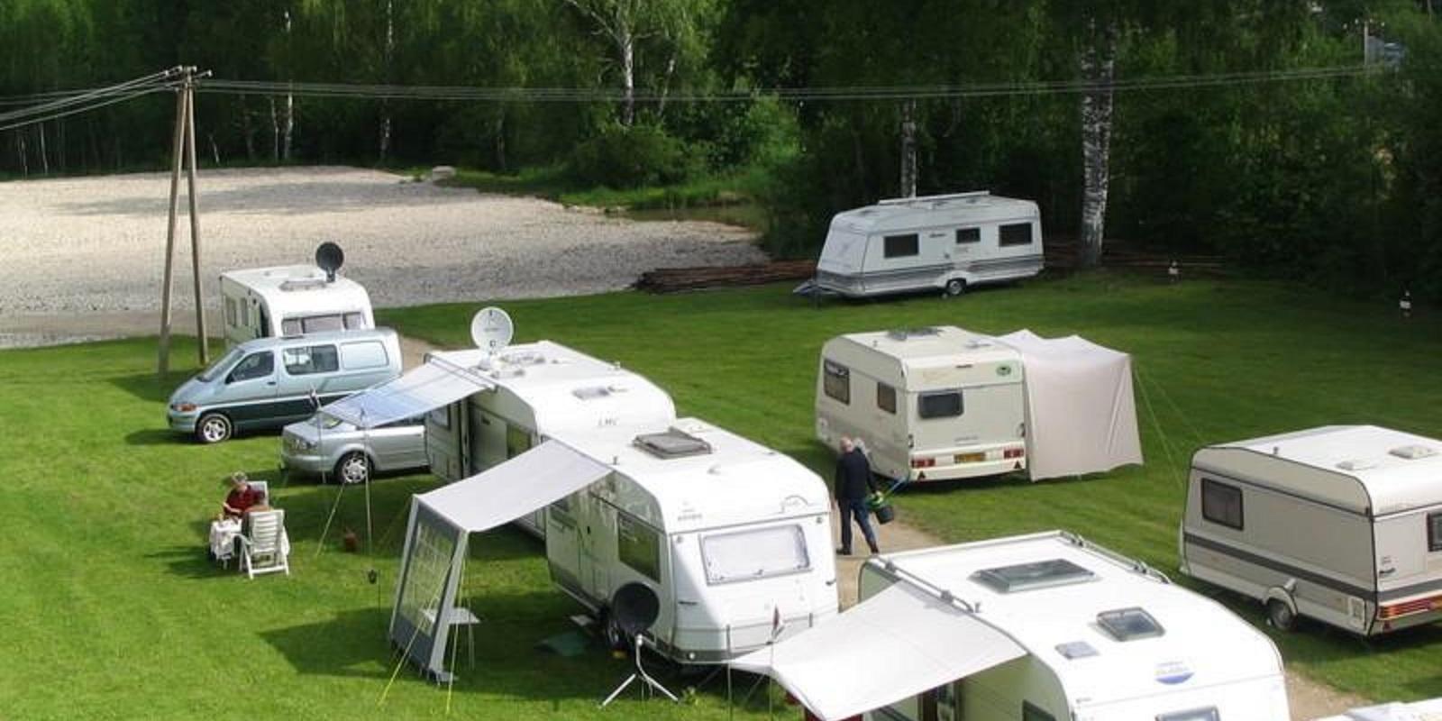 The camping site has places for 50 caravans. The total area of our caravan site is 2500 m². Every vehicle has access to one power outlet. For our gues