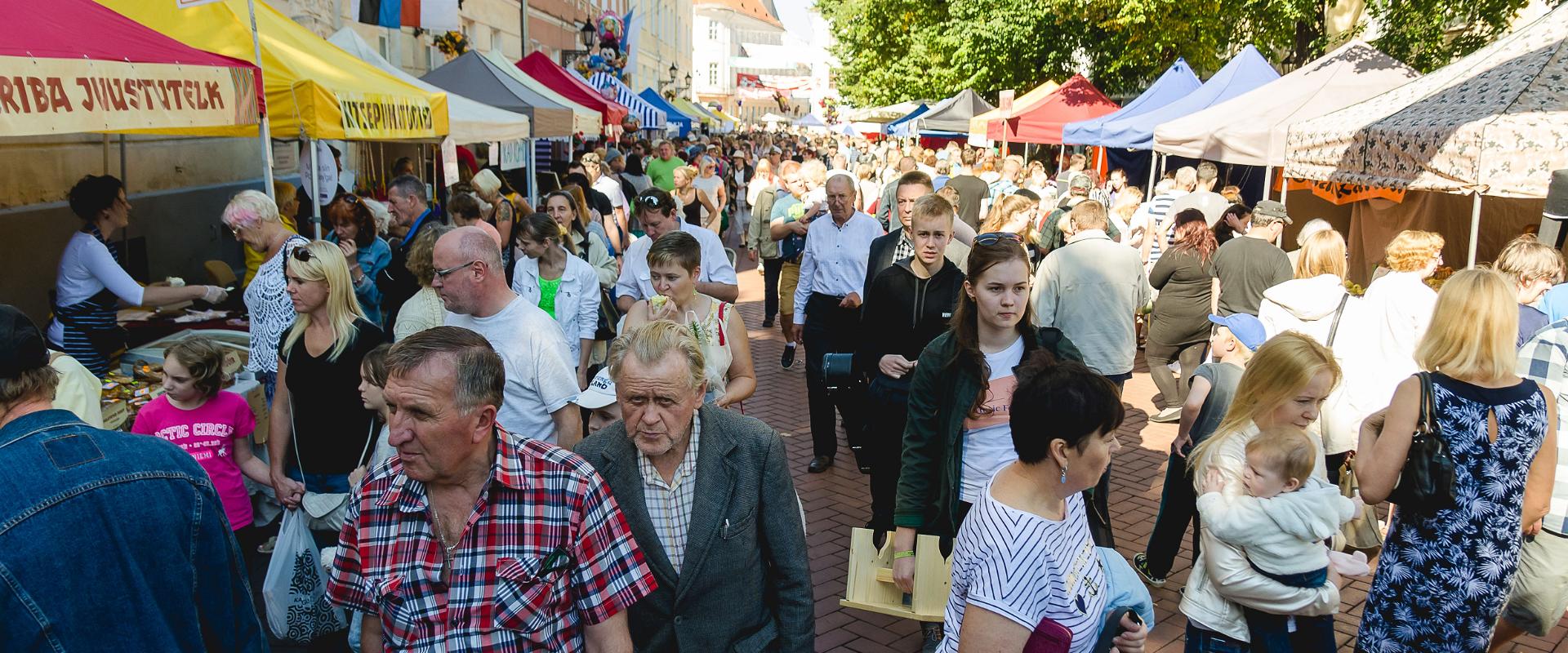 Autumn fair "Maarjalaat" in Tartu