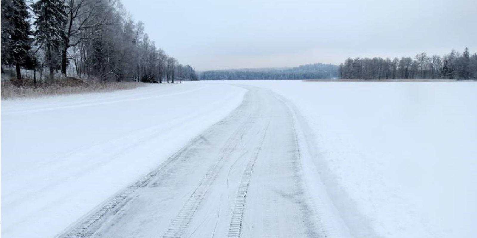 Skating trip in Otepää, on Lake Pühajärv