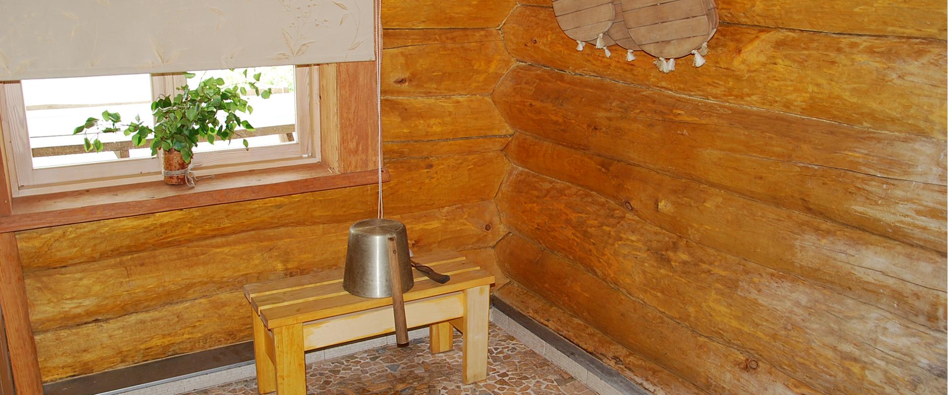 Laukatagusen lomakylän suomalainen sauna