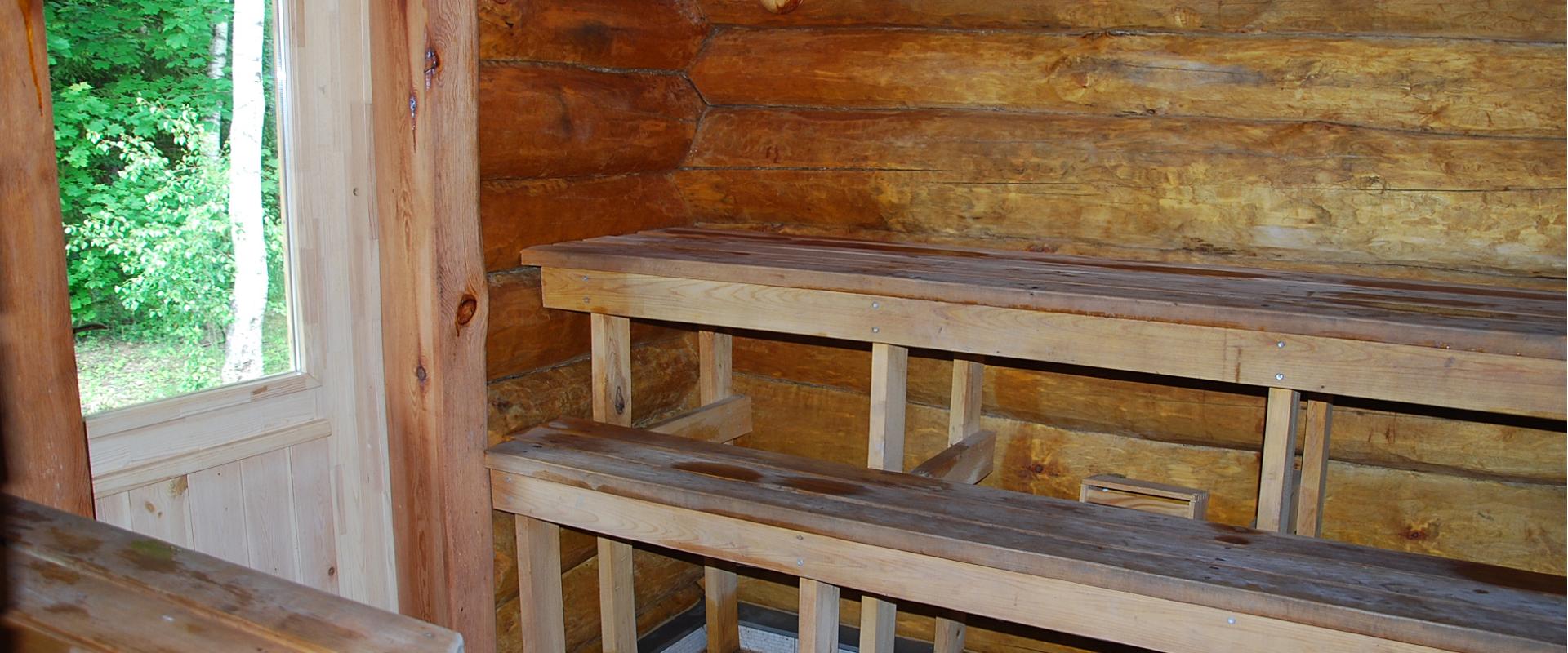 Laukatagusen lomakylän suomalainen sauna