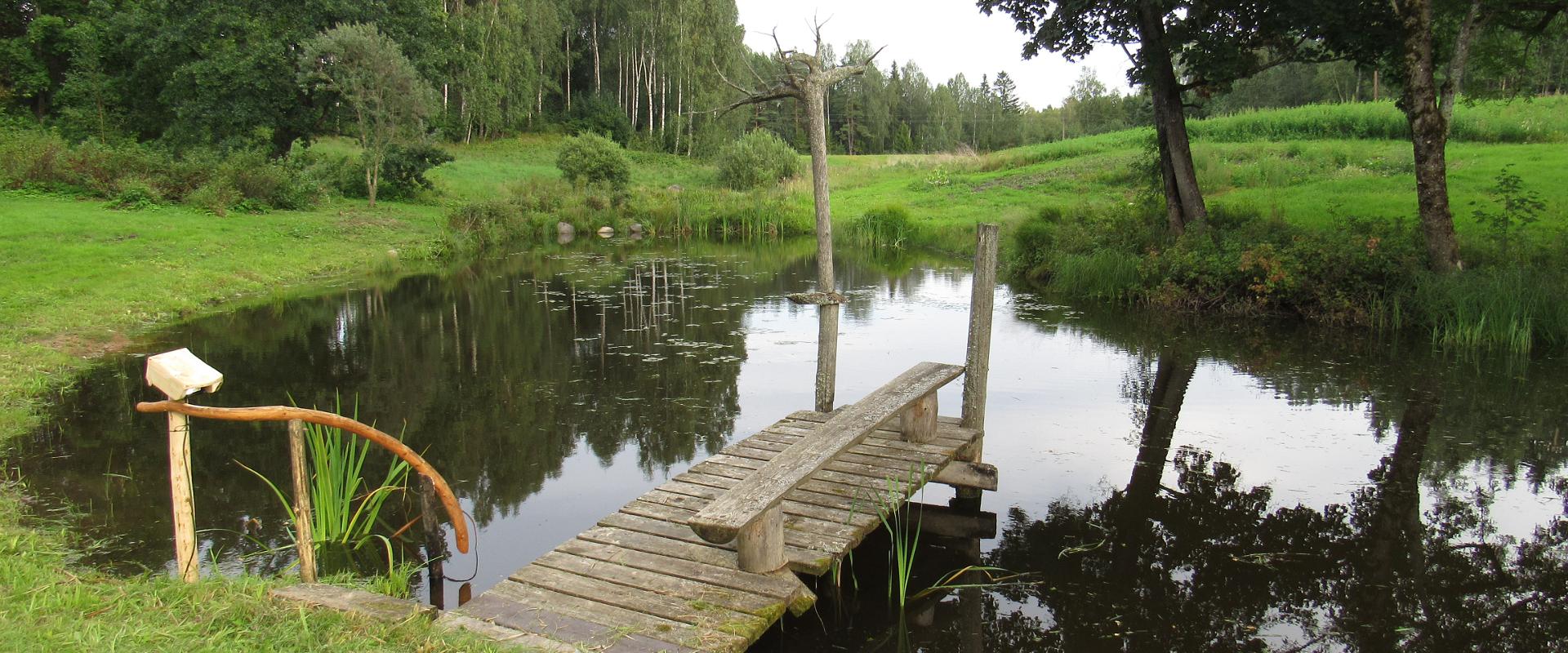 Lomatalo Metsatu Valge Elevant saunlampi