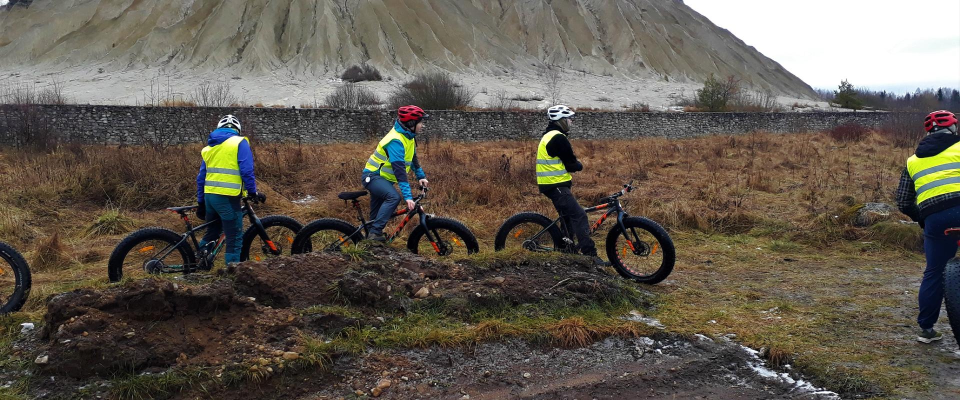 Discovering Rummu quarry on a fatbike