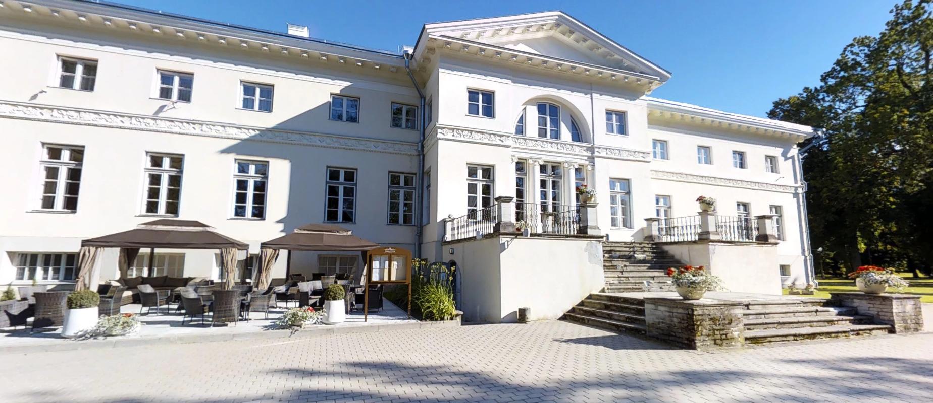 Saku Manor