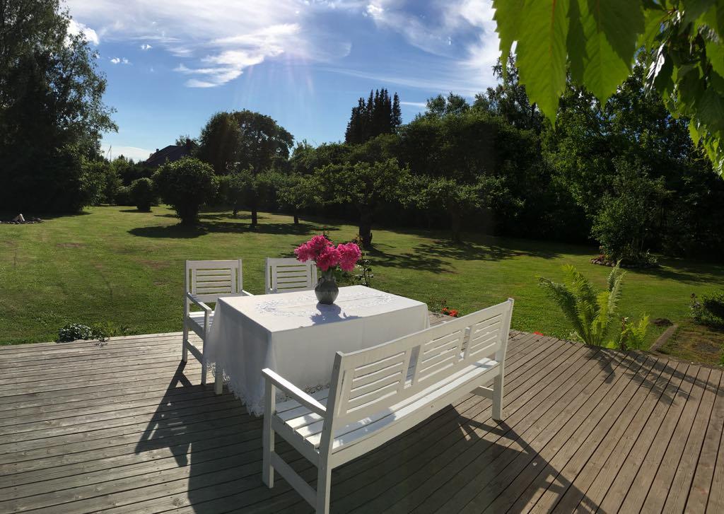 Puhkemaja River Villa vaade rohelusse
