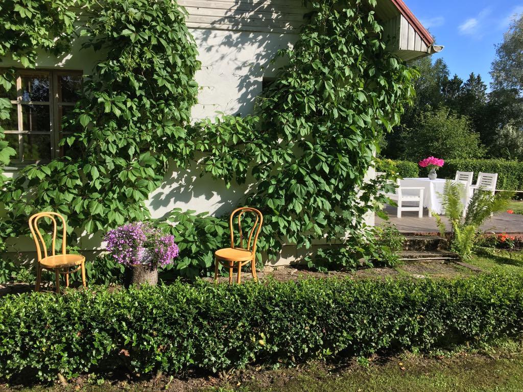 Puhkemaja River Villa terrassid