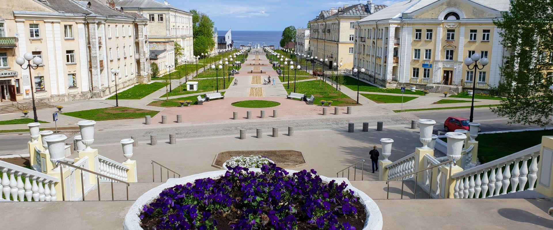 Sillamäen Mere puiestee -katu ja rantapromenadi