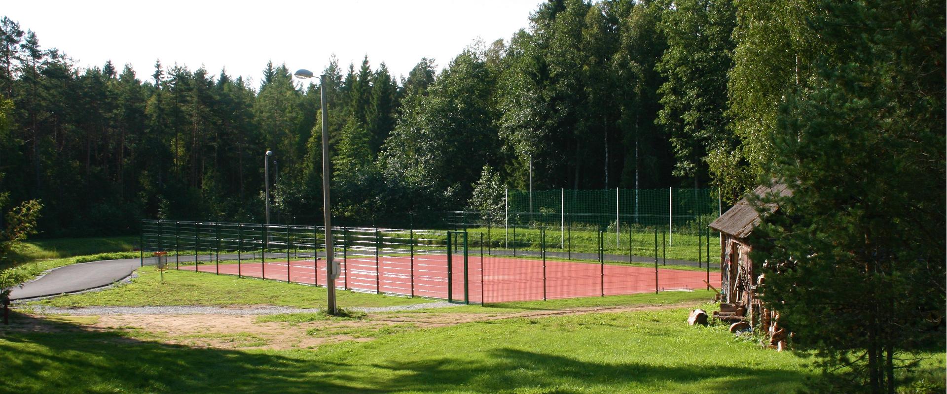 Tennis and basketball courts at Valgehobusemäe Ski and Recreation Centre