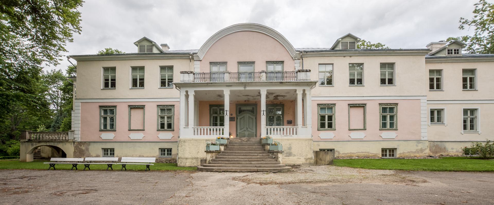 Luua Manor museum rooms