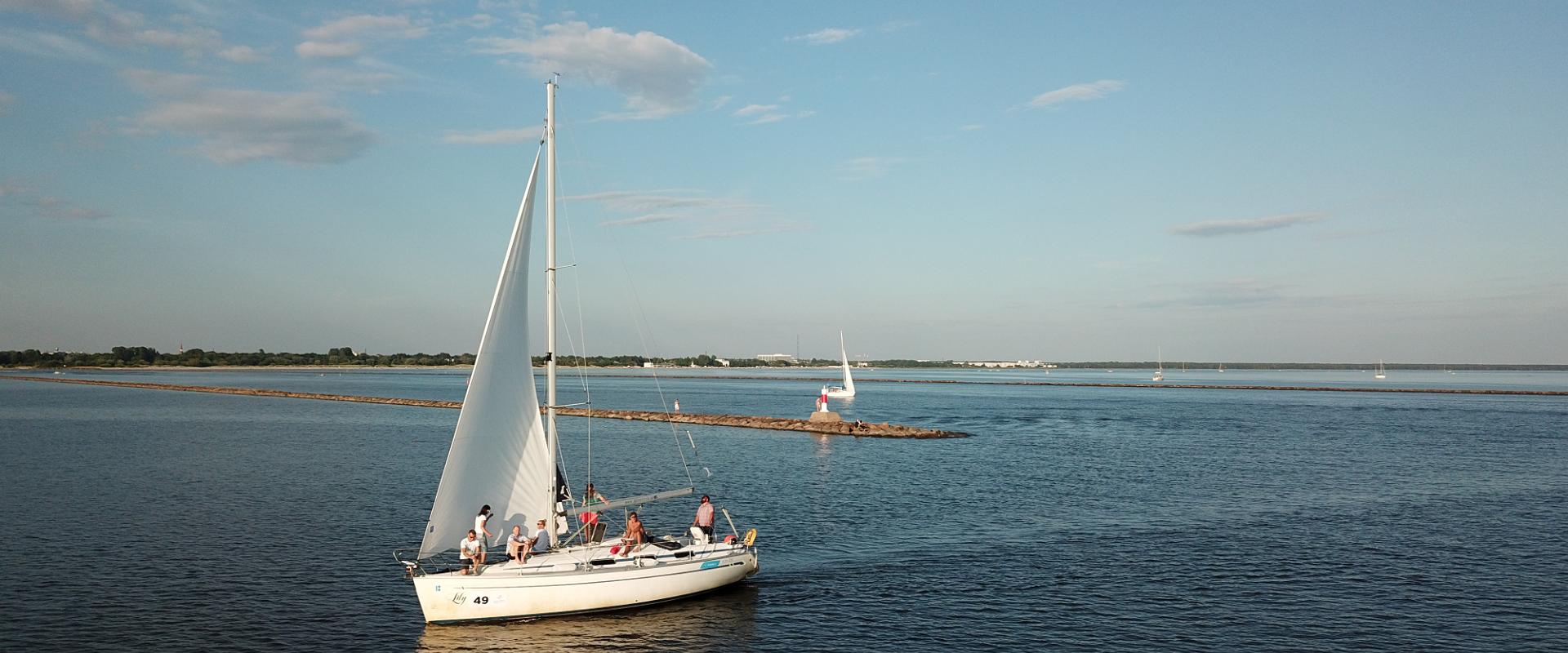 Segeln mit "Seikle Vabaks"  in der Bucht von Pärnu