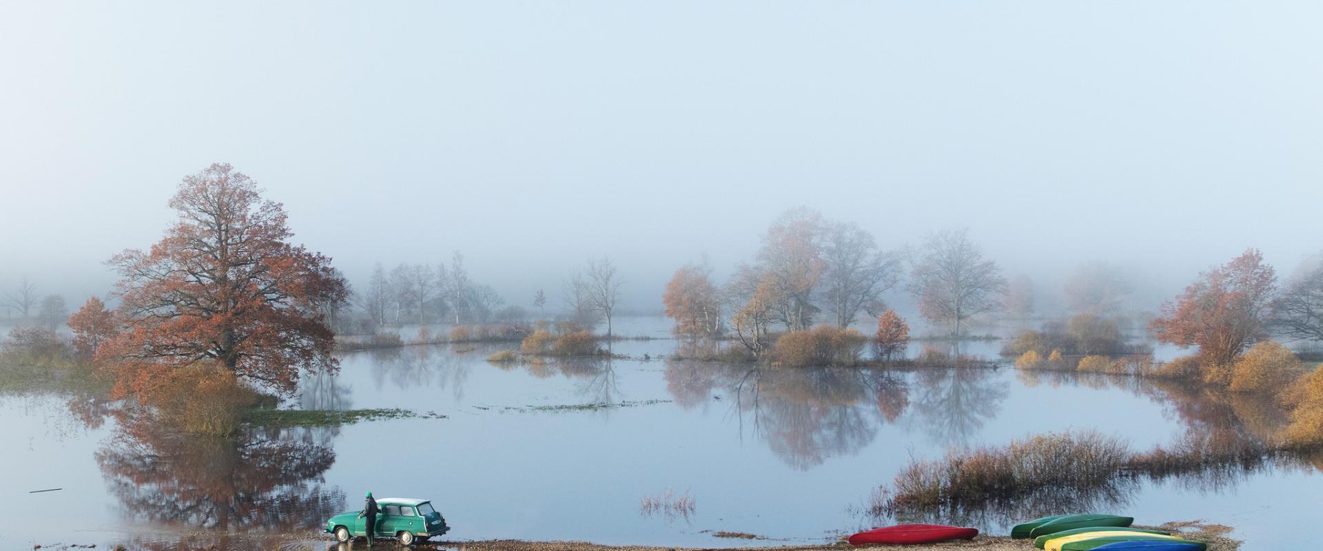 Fifth season canoeing trip in Soomaa