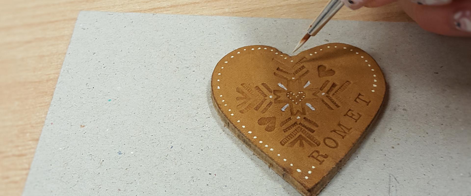 Nahast võtmehoidja valmistamine