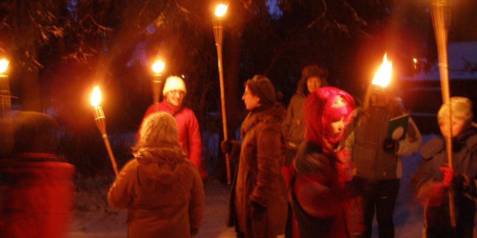 Fackelausflug auf dem Kleinen Kraftweg (Väike Väerada)